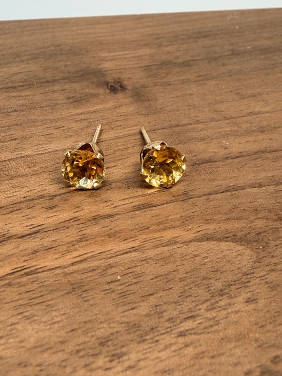 Jewelry - 14k Gold 5mm Citrine Stud Earrings
